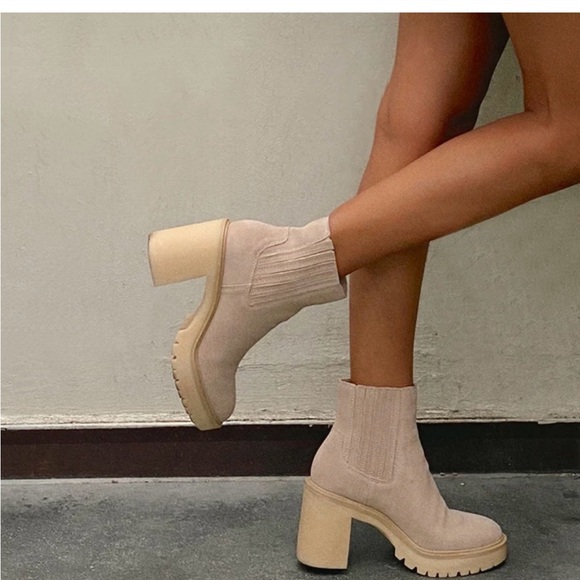 Dolce Vita Waterproof Caster H2O Booties, Dune Suede, Size 9.5 - Picture 2 of 5